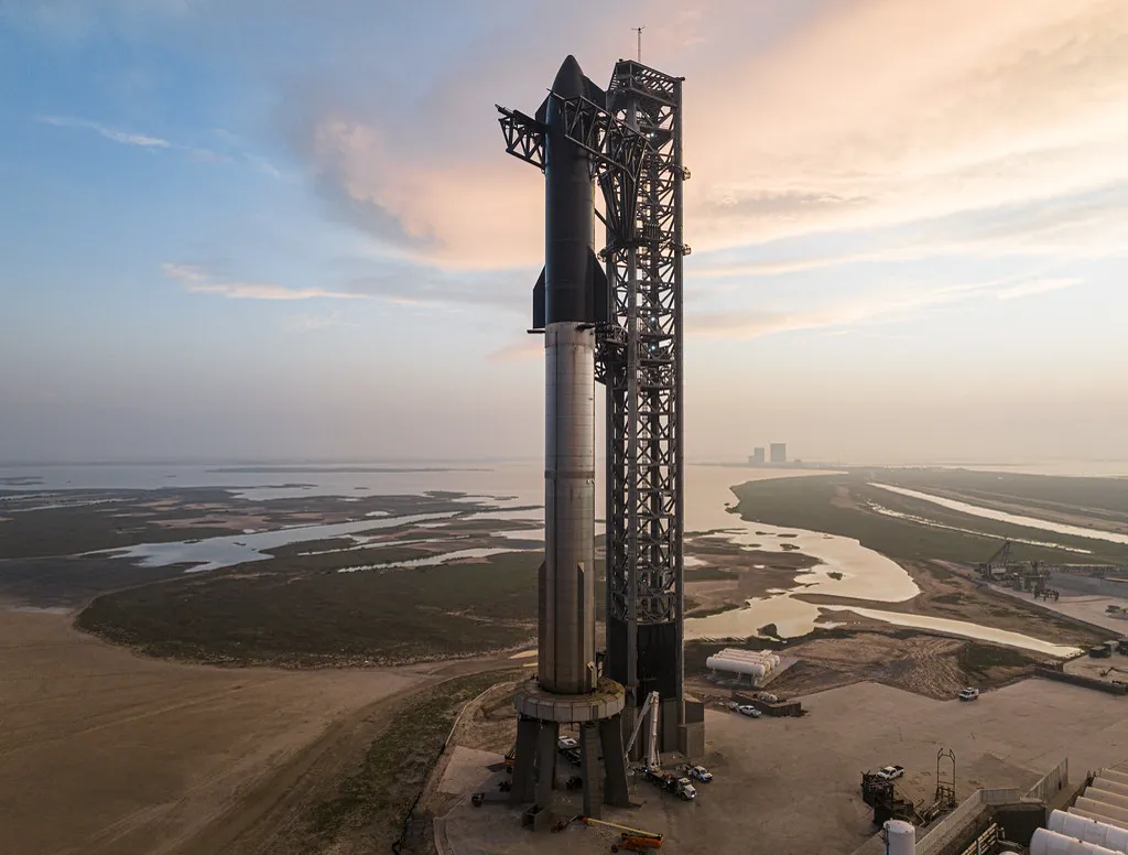 Starship Flight 14 Targets Its First Real Orbit, With 20 Starlink V3 Satellites on Board
