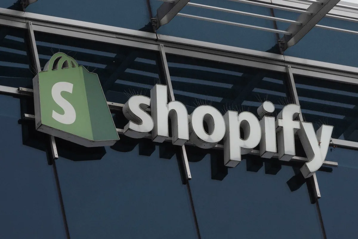 Shopify Opens Checkout to Browser AI Agents via WebMCP Protocol